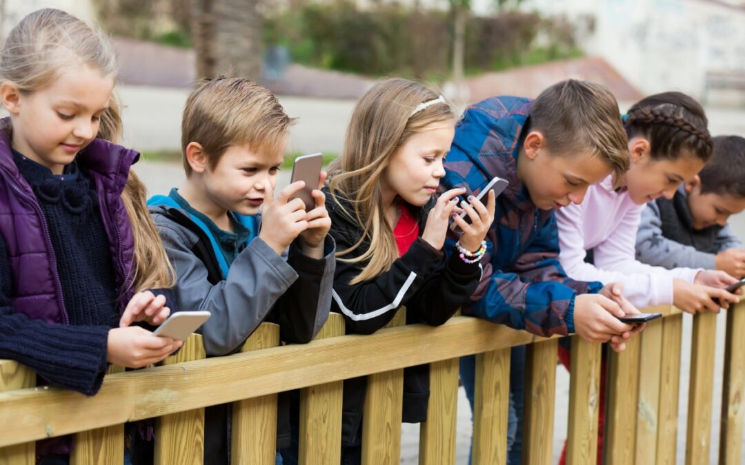 Addiction on phones among children – state as of 2022.